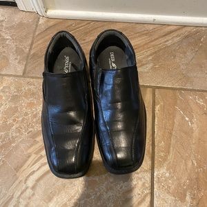 Men’s dress shoes